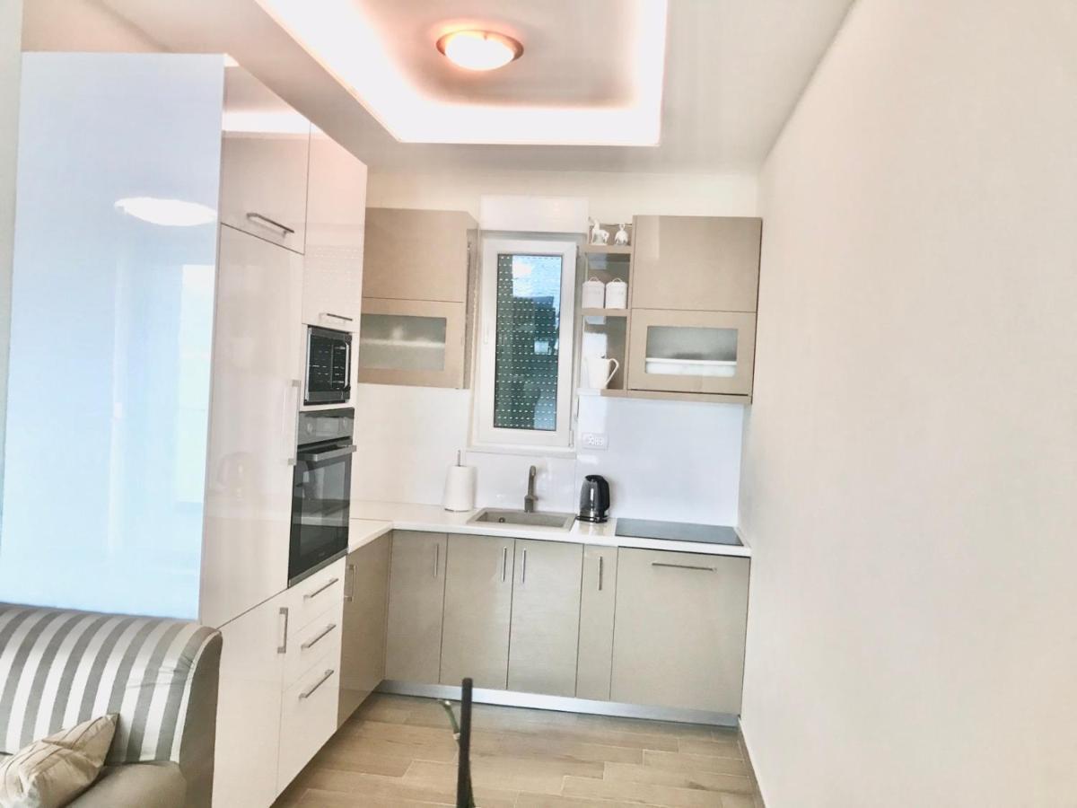Lux Apartments Krasići Eksteriør billede